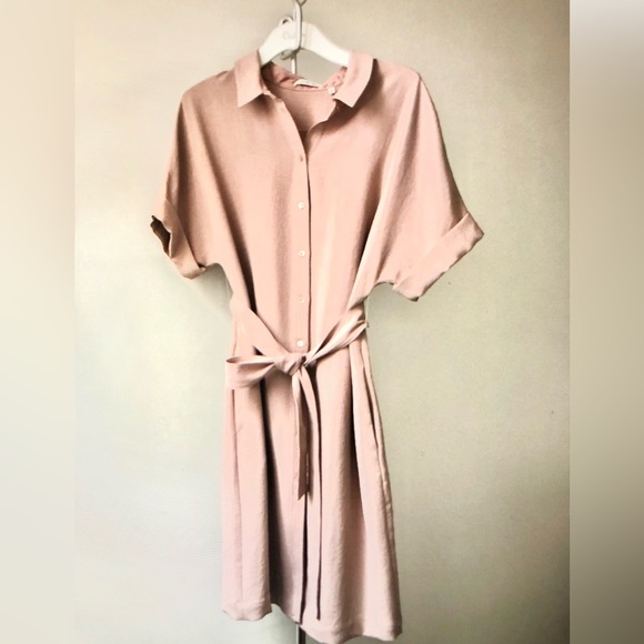 Aritzia Dresses & Skirts - Szxxs  Blush pink aritizia babaton belted shirt dress